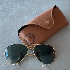 Ray ban aviator sunglasses